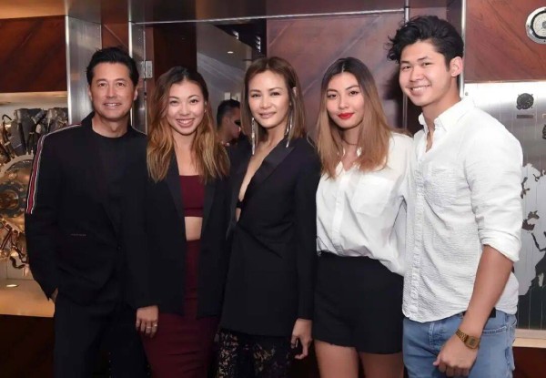 香港星二代展现健硕身材,在好莱坞出道,长相被指不如爸爸帅气