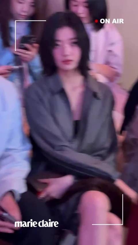 孙千米兰看秀清冷气质引瞩目