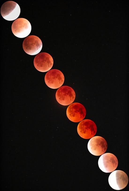 2025年9月7日夜晚至8日凌晨，在北京丰台拍摄的“红月亮”（多张叠加）。新华社发（王磊 摄）