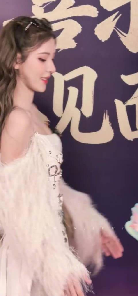 甜酷甜酷的张予曦送元宵祝福,元宵喜乐,诸事顺遂,烦恼全卷走,好运马上来