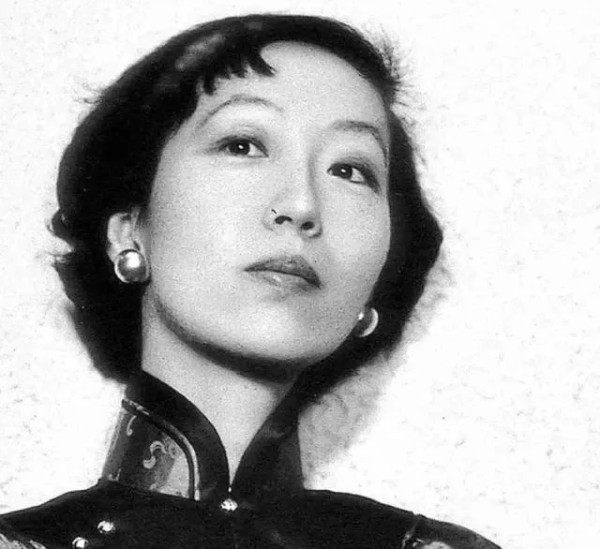 朱洪涛|天上满月,人间月白:张爱玲笔下的色彩与悲欢