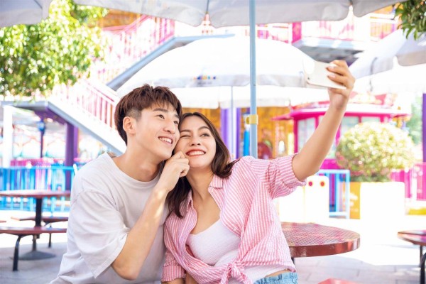 已婚女人同意你触这个地方，说明就是对你动心了，要注意