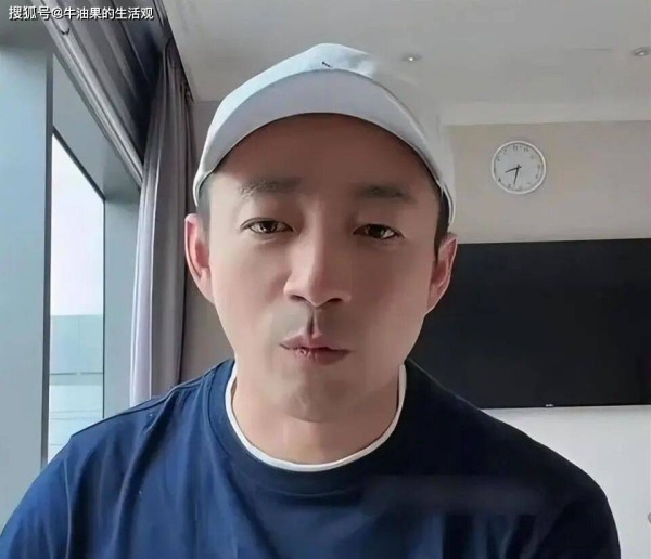 忍了两年！汪小菲直播坦言：玥儿箖儿被偷偷转学，我一直被蒙在鼓里