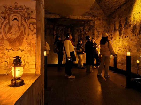 元宵秉烛探敦煌上海长宁点亮“文化心灯”