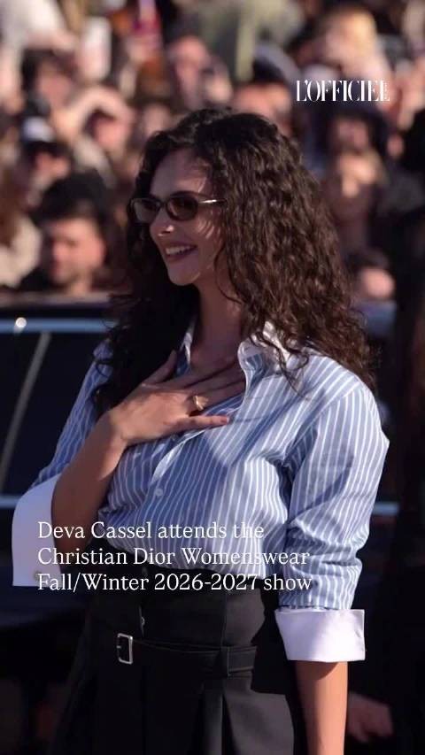 昨天Dior秀场外的Deva Cassel 美得如此风情万种