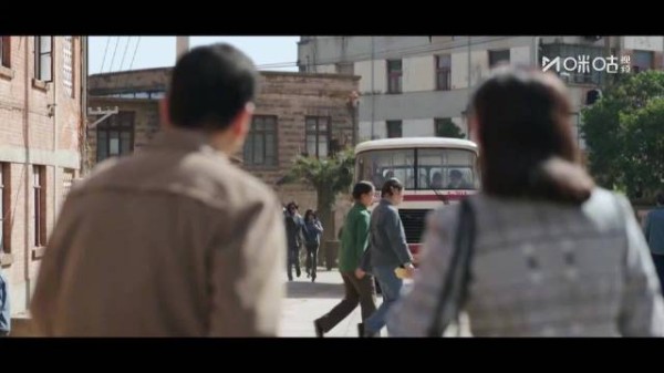 梅婷田雨目睹女儿同乘公交，回家训话反遭女儿男友力挺