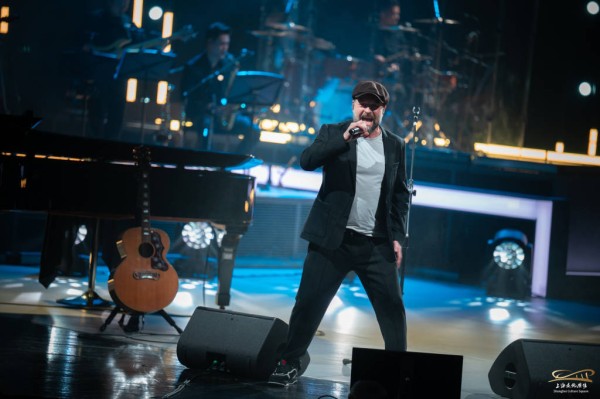 从汽车修理工到冉阿让，53岁“阿飞”的音乐之路