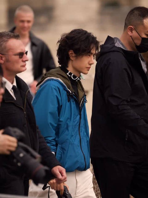 王一博 —— LOEWE 一段来自一博的进场镜头分享