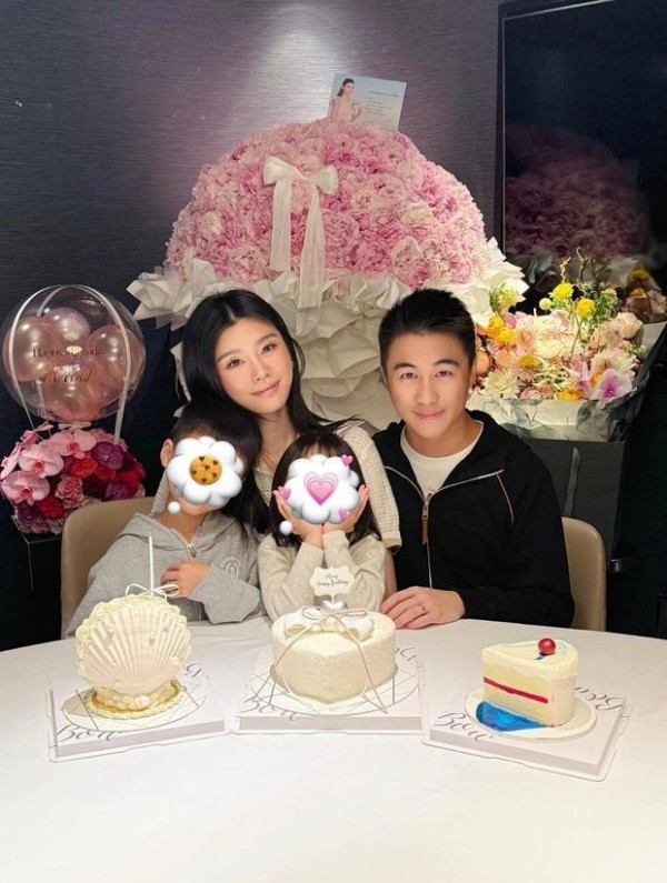 奚梦瑶晒全家福庆37岁生日 与何猷君一家四口温馨幸福