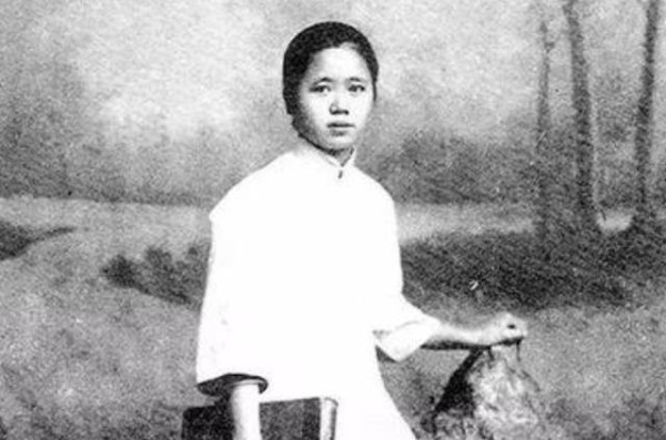 原创曹诚英：胡适明面上的表妹，私下的女友，死后葬在胡适必经的路旁