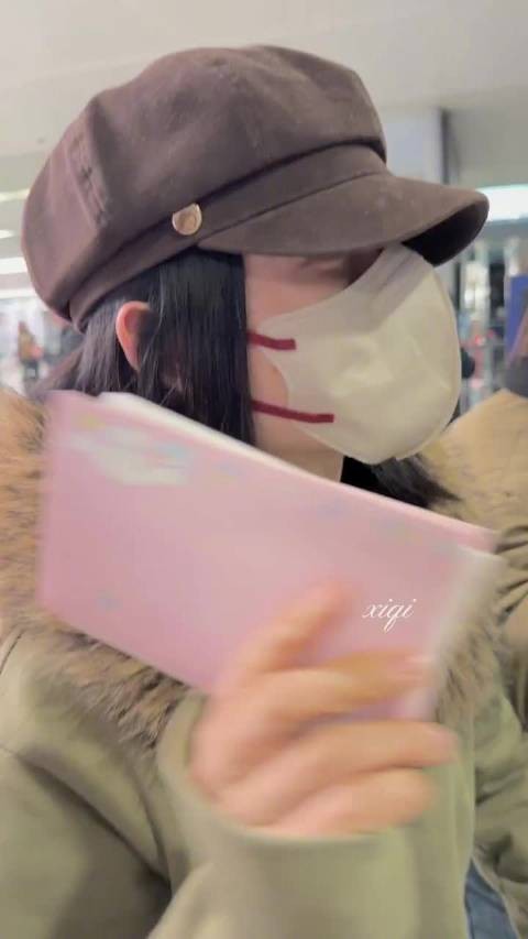 谢娜再陷网友套路，祝福反被称老婆