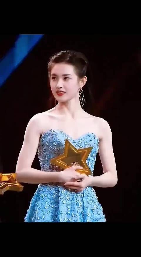 好明媚大气的宇欣_恭喜恭喜获奖啦