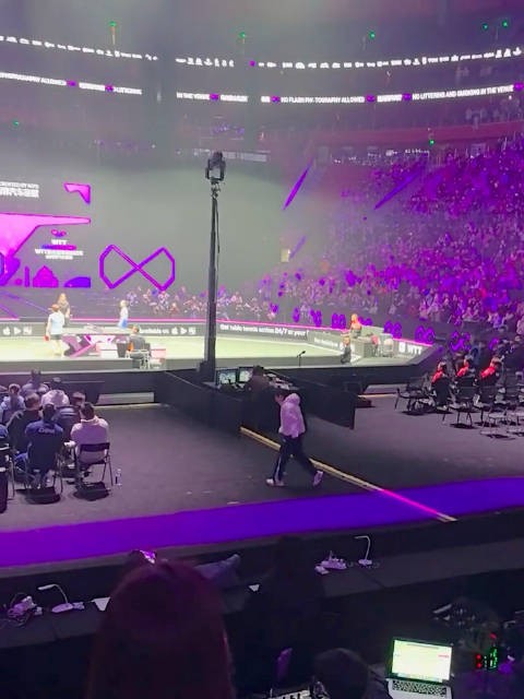 孙颖莎来观战蒯曼女单决赛，现场炸了