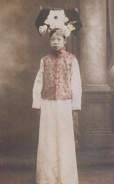 与溥仪成功离婚到底是输了还是赢了？文绣与婉容谁才是赢家