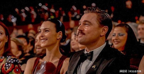 小李子携27岁意大利女友首次亮相奥斯卡颁奖礼