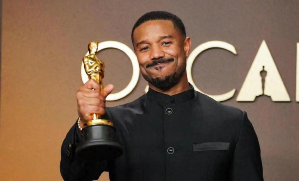 奥斯卡影帝争夺战，为什么小李子甜茶没能笑到最后，而乔丹赢了