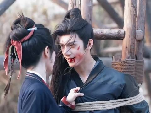 你打我呀，我就喜欢被你打 恶人还需恶人磨啊