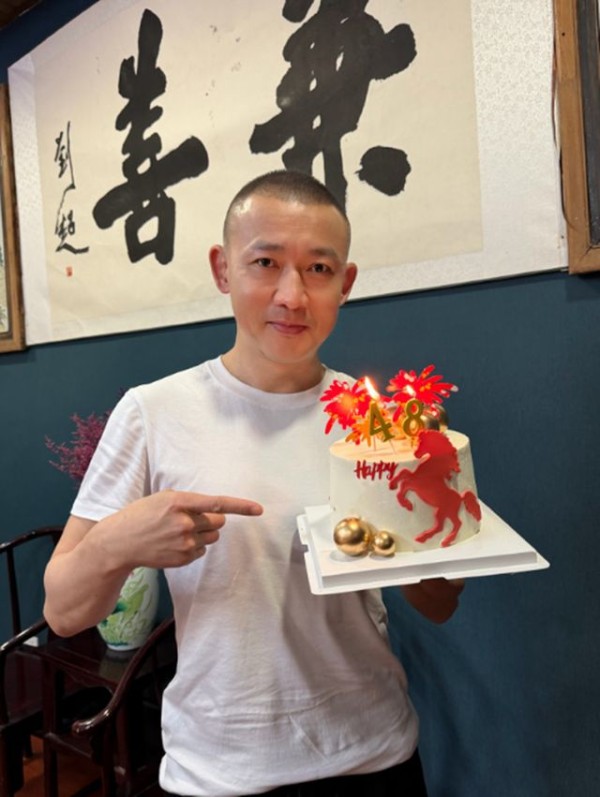 聂远妻子晒全家福为他庆生，二胎出镜更像妈妈，比演员姐姐还漂亮