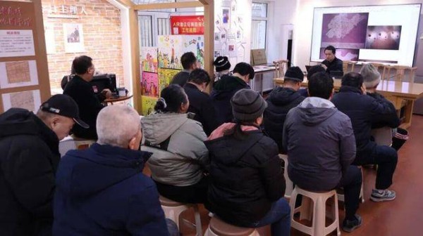 不止春日一抹香 槐荫在“书”适圈中“阅”见美好