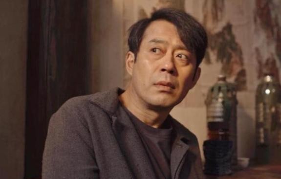 他演了半辈子渣爹，54岁没结婚却有个女儿，孩子妈已有新家庭