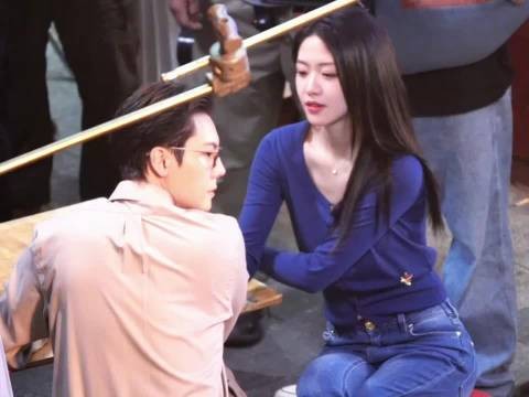 陈伟霆向涵之爱情慢慢路透，陈伟霆摸向涵之脖子，是不是很带感了