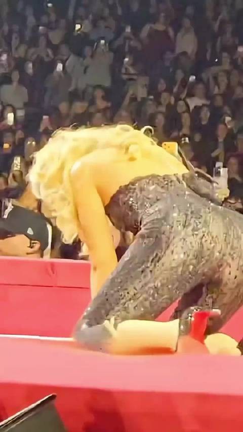 国外明星奇葩行为，竟然还真有人要