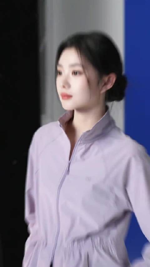 刘浩存这也太美了,真的很喜欢她身上这种淡淡的感觉,这才是由内而外的美