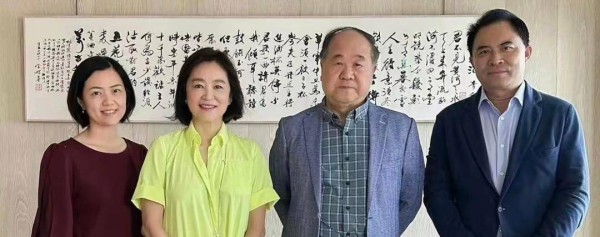 莫言林青霞香港罕见聚会：林青霞豪宅包饺子招待老乡，莫言写书法相赠