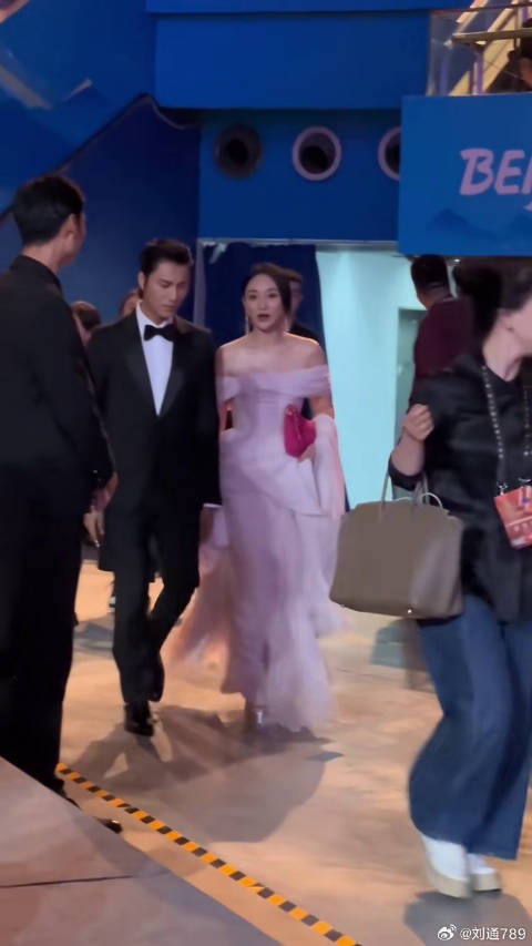 陈坤周迅亮相华表奖，十年庆生诠释友情