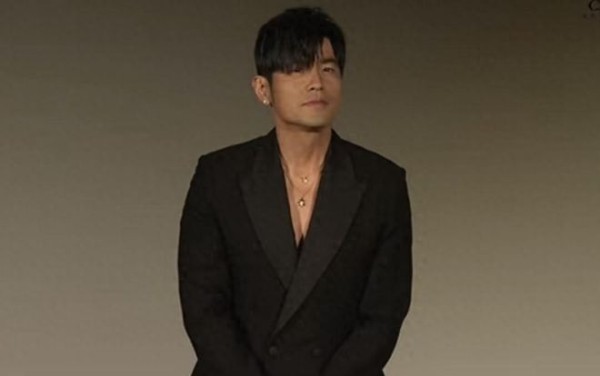 周杰伦新专辑引吐槽声一片，还牵扯两段绯闻，歌不行只剩炒作？