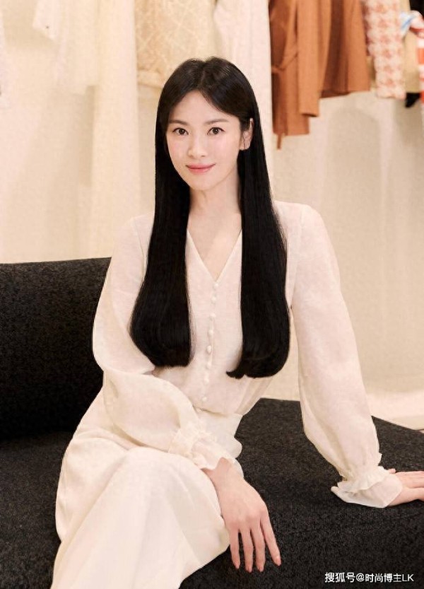 难怪宋慧乔是90%男人心中“初恋女友”,黑长直一出,谁不心动啊