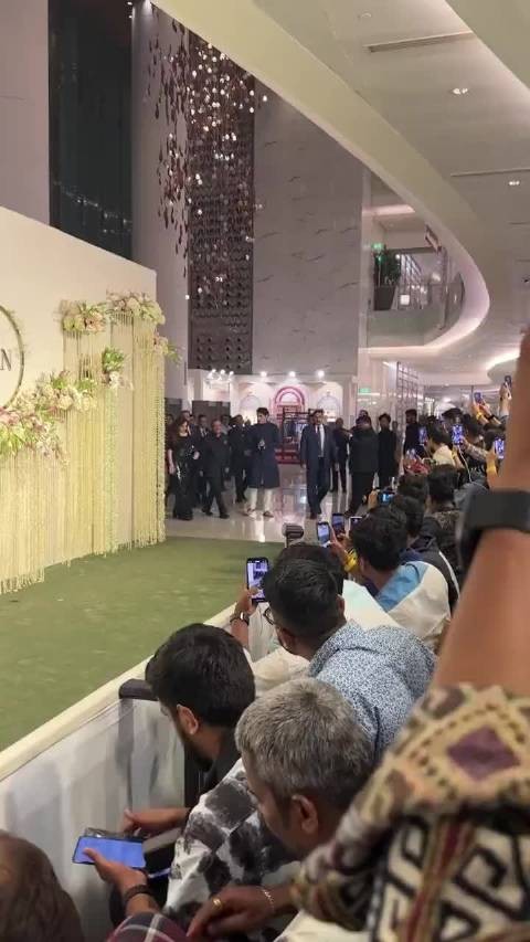 印度首富夫人高种姓出身,气场盖过丈夫