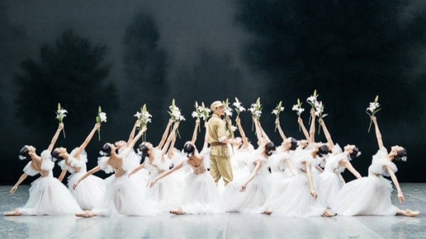 《百合花》绽放“上海之春”，一群青少年走进剧场