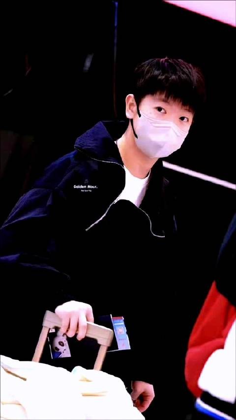 孙颖莎赛场展酷飒本色，出手凌厉帅到极致