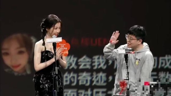 虞书欣王一栩互动引热议,三搭合作引期待