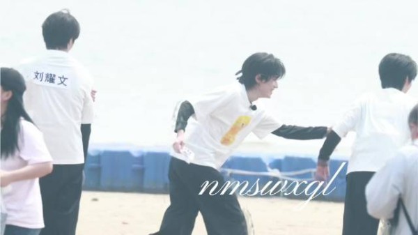 哦…两只北方狗和南方狗轻点对待贺儿