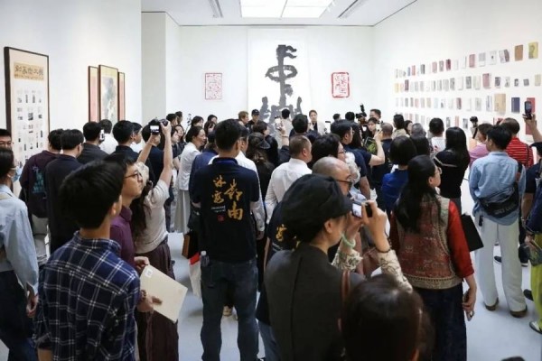 韩天衡“沐露岭南”大展昨日开幕，248件精品亮相广州