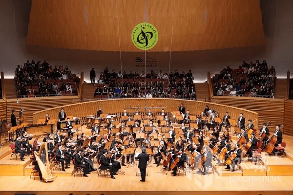 奏响松花江时代乐章 搭建南北文化交融桥梁丨哈尔滨交响乐团《松花江组曲》奏响“上海之春”