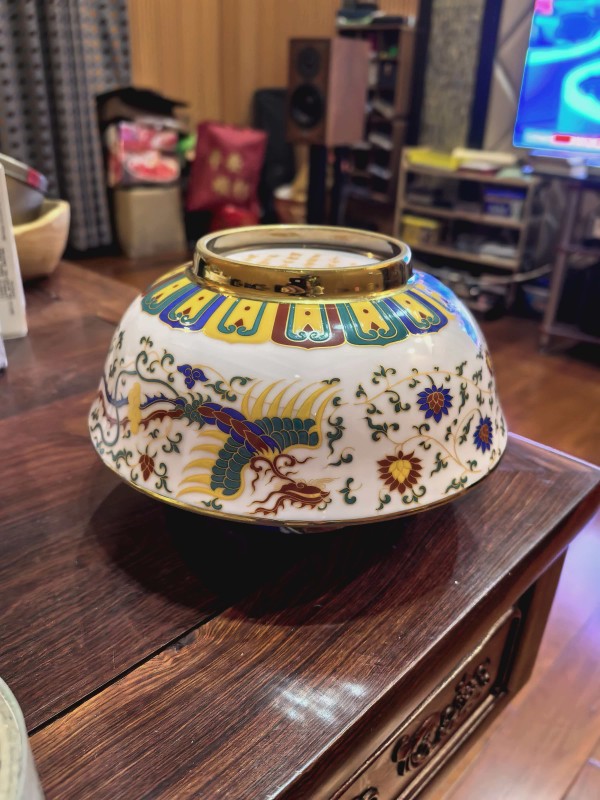 大明成化五彩描金凤纹碗：宫廷御瓷的鎏金绝唱