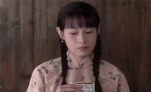 1988年张幼仪离世,在她墓碑上所刻4字,是对徐志摩最大的讽刺