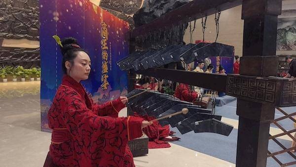 郑州商都遗址旁的中原“家宴”:让千年文脉在烟火气中“活”起来