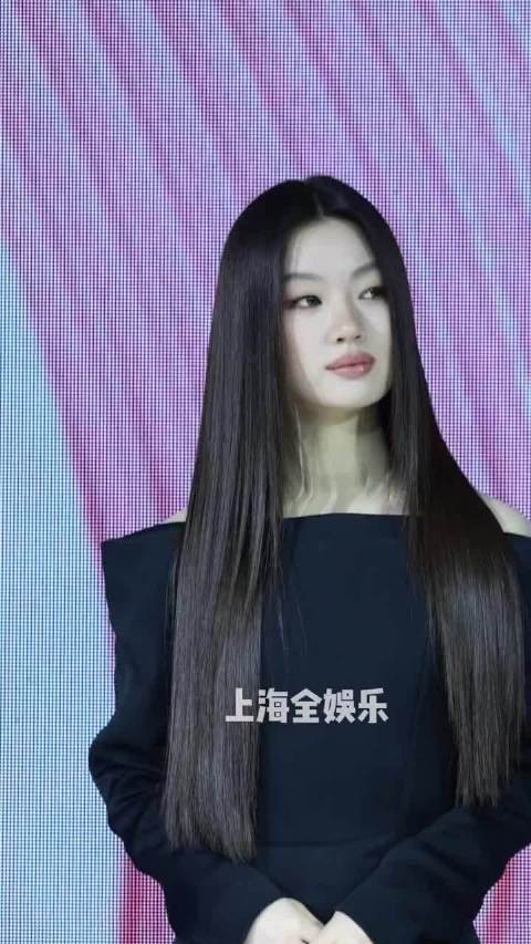 单依纯演唱会风波后出席线下活动，大家感觉状态如何