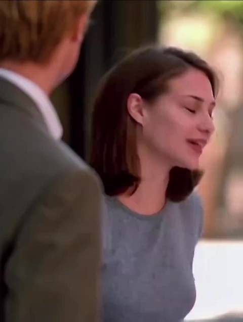 很多时候，爱情就是这么错过的……都以为对方没回头，其实都想挽留！