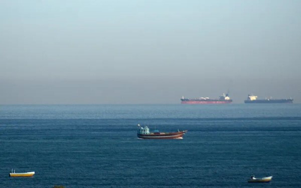 “阿联酋准备协助美国及其他盟友，通过武力控制霍尔木兹海峡”