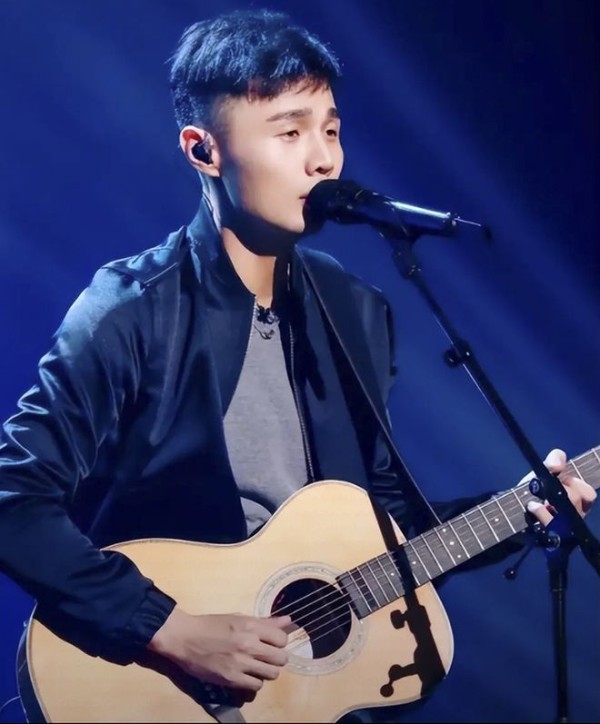 单依纯害了恩师，得罪的不只是李荣浩，连官媒都看不下去了