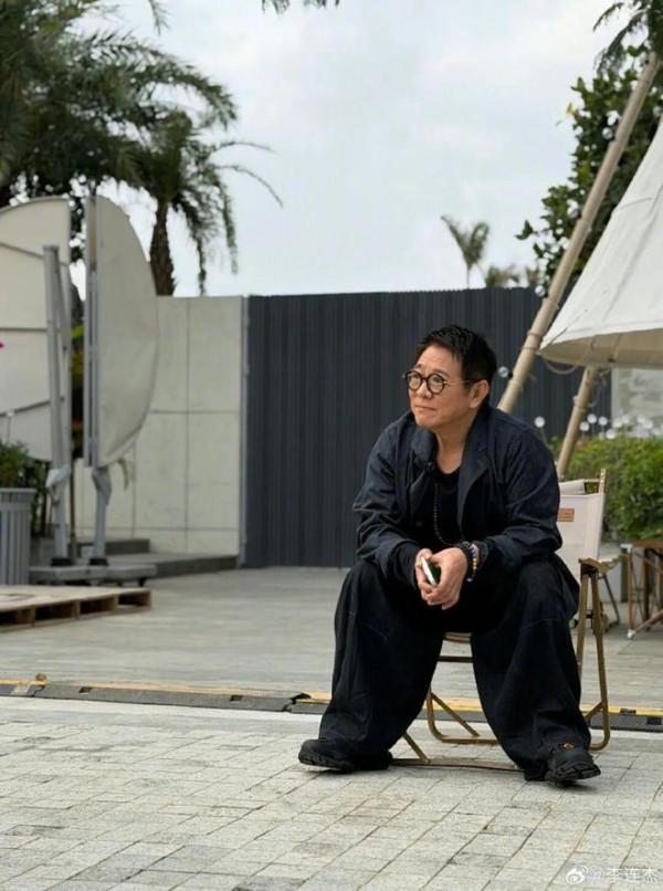 62岁李连杰正式进军短剧!甘当绿叶捧新人,助力年轻人圆梦