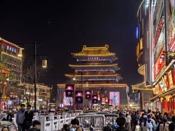 要倚“老”更要卖“老”!开封鼓楼商圈焕新潮起