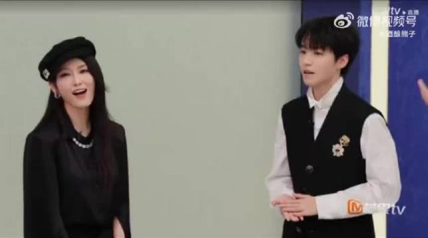 王俊凯徐洁儿合作舞台献唱无人乐园