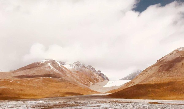 七绝之最《凉州词》，到底好在哪里，为何能超越王昌龄《出塞》？