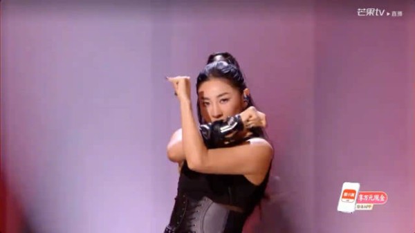 淡淡不愧是当过浪姐导师的姐姐，完全就是女团级别吧！